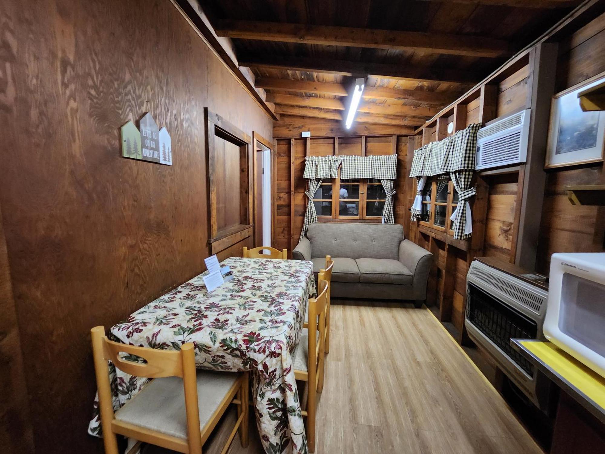 Moreno'S Adirondack Cabins Tasik Saranac Luaran gambar